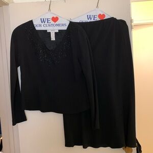 Ladies Elegant Skirt Set